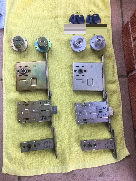 部品(左:既存品、右:取付品)