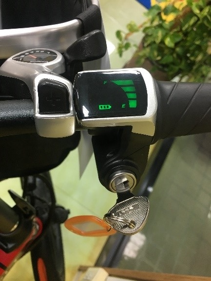 R♡様 限定 APRES x MIDI 20インチ 自転車 クリームボディー 鍵 z-style ハンドルカバー かわいい くすみカラー ソフトグリップ
