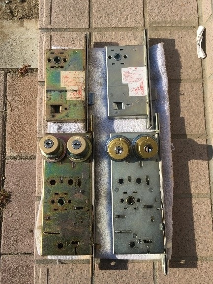 部品(左:既存品、右:新品)