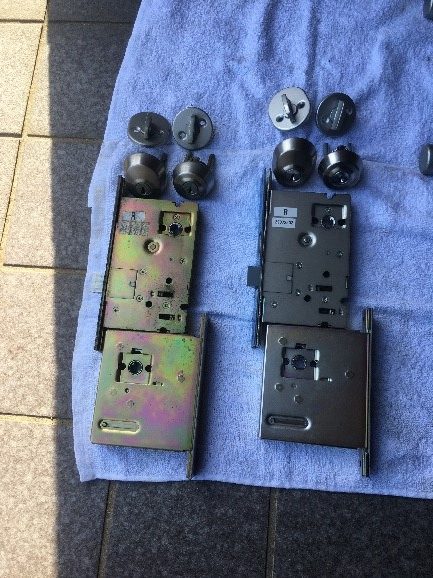 部品(左:既存品、右:新品)