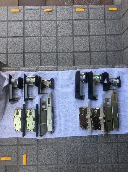 部品(左:既存品、右:新品)